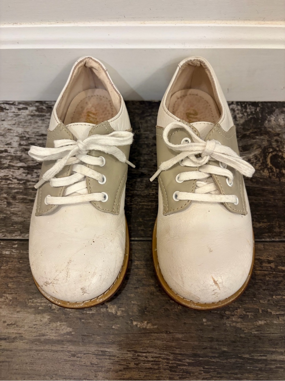 Willits Classic White and Beige Lace-Up Leather Shoes wooden bottoms sz 9.5 D